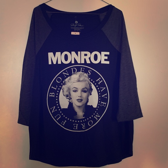 torrid Tops - 3/4 sleeve Marlyn Monroe Torrid top torrid Tops - 3/4 sleeve Marlyn Monroe Torrid top